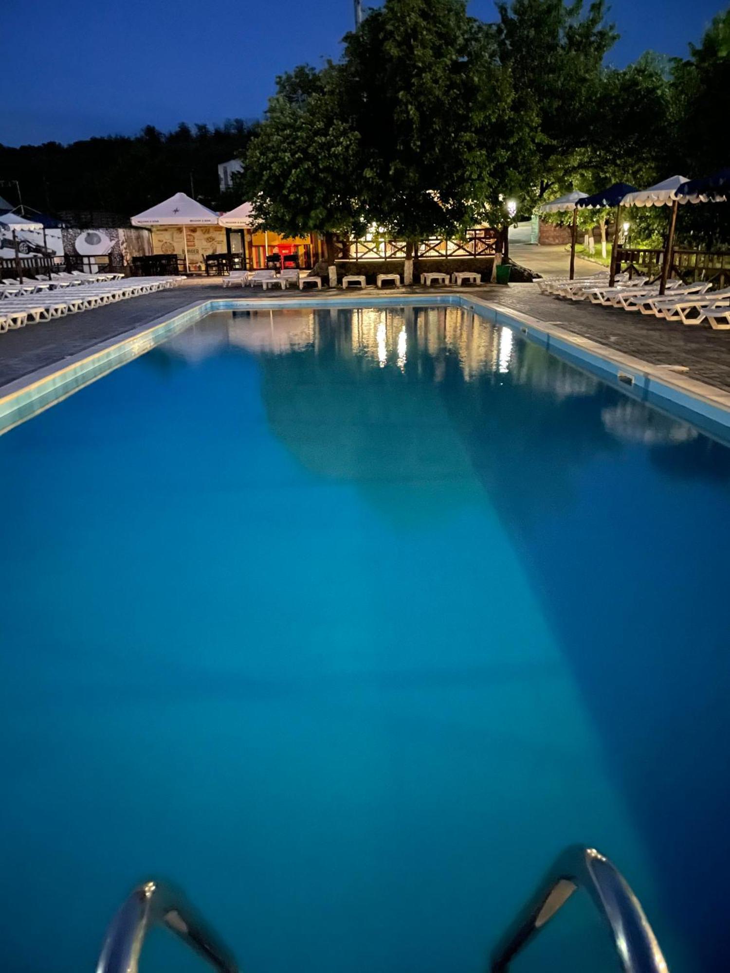 Mayak Resort Kam'yani Potoky Екстериор снимка
