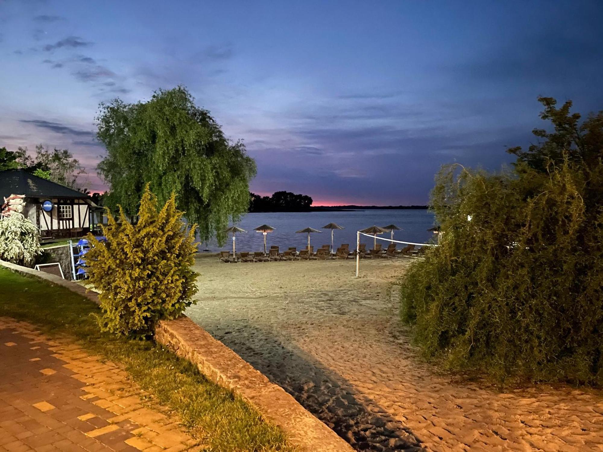 Mayak Resort Kam'yani Potoky Екстериор снимка