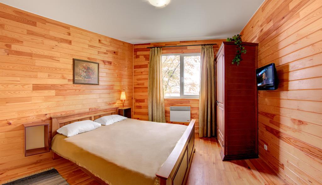 Mayak Resort Kam'yani Potoky Стая снимка
